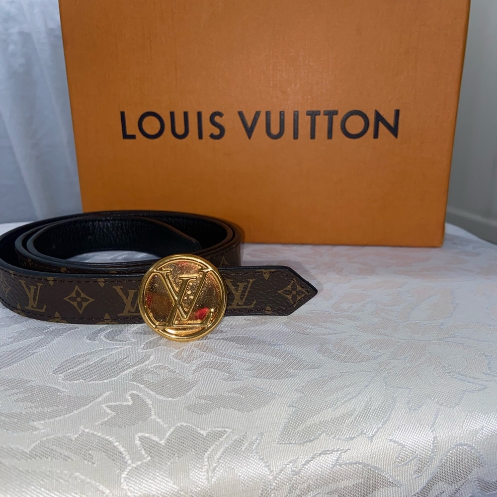 Louis Vuitton belt reversible